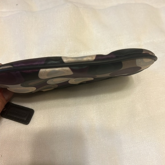 Coach wristlet eggplant color, white, khaki, green blue - Picture 7 of 11